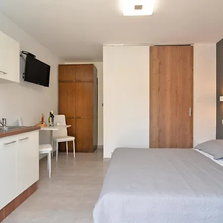 Apartment Fuer 2 Personen Ca 22 Qm In Bale, Istrien Istrische Riviera Bale