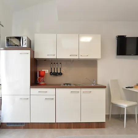 Fuer 2 Personen Ca 22 Qm In Bale, Istrien Istrische Riviera Apartment