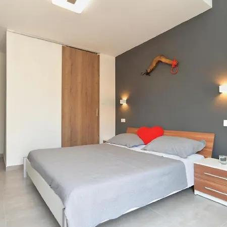 Fuer 2 Personen Ca 22 Qm In Bale, Istrien Istrische Riviera Bale